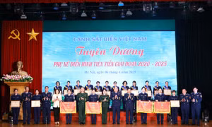 Tuyên dương phụ nữ điển hình tiên tiến trong lực lượng Cảnh sát biển Việt Nam