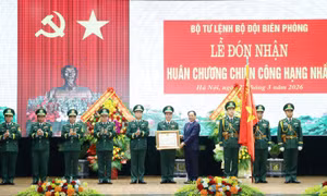 Bộ đội Biên phòng đón nhận Huân chương Chiến công hạng Nhất