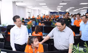 Thủ tướng Phạm Minh Chính đến thăm, khảo sát khu đô thị giáo dục - công nghệ FPT City, gặp gỡ cán bộ, giáo viên tại Trường Đại học FPT Đà Nẵng và các lập trình viên tại F-Complex.