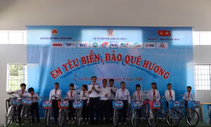 Bồi đắp lòng yêu nước, yêu biển đảo quê hương cho thế hệ trẻ 
