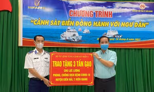 BTL Vùng Cảnh sát biển 4 hỗ trợ nhân dân phòng chống dịch COVID-19