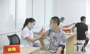 Bộ Y tế yêu cầu tăng cường truyền thông cảnh báo về lừa đảo, giả mạo tiêm chủng vaccine phòng COVID-19