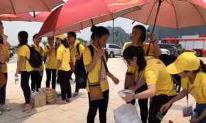 Nét đẹp tình nguyện viên ở Đại lễ Phật đản Vesak 2019