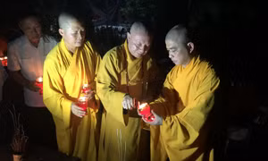  Trung ương Giáo hội Phật giáo Việt Nam thắp nến tri ân các anh hùng liệt sĩ tại nghĩa trang Vị Xuyên 