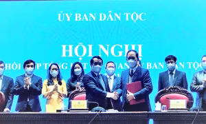 Bộ trưởng Hầu A Lềnh: Năm 2022, Ủy ban Dân tộc đổi mới công tác, tăng cường kỷ luật kỷ cương, gắn bó, phối hợp thực hiện tốt nhiệm vụ