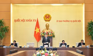 Chủ tịch Quốc hội Vương Đình Huệ phát biểu khai mạc phiên họp chuyên đề pháp luật tháng 4/2023