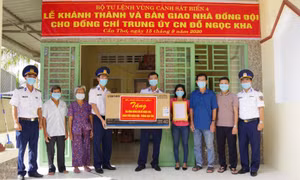 Cảnh sát biển bàn giao ‘Nhà đồng đội’ cho quân nhân năm 2020