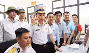 Cán bộ, chiến sĩ Vùng 5 Hải quân thi đua chào mừng Đại hội XIV của Đảng