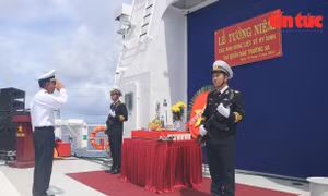 Xúc động lễ tưởng niệm các Anh hùng liệt sĩ hy sinh nơi biển đảo Trường Sa