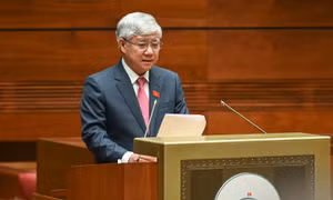 Đồng chí Đỗ Văn Chiến - Chủ tịch Ủy ban Trung ương Mặt trận Tổ quốc Việt Nam báo cáo tổng hợp ý kiến, kiến nghị của cử tri và nhân dân gửi đến Kỳ họp thứ 4, Quốc hội khóa XV