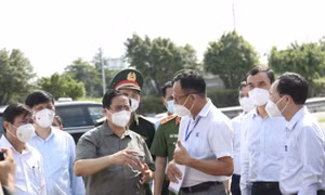 Thủ tướng chỉ đạo kiểm tra, làm rõ thông tin ‘tiêm vaccine không cần đăng ký’