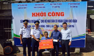 Cảnh sát biển hỗ trợ kinh phí xây nhà 'Đại đoàn kết' cho ngư dân