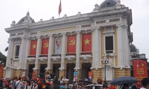 Phố phường Hà Nội sôi động chờ đón lễ diễu binh, diễu hành