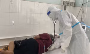 Người bị nhiễm virus SARS-CoV-2 được hưởng trợ cấp theo chế độ ốm đau