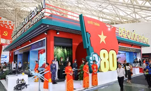 Nhiều sản phẩm quân sự quốc phòng lần đầu tiên công bố tại Triển lãm Thành tựu Đất nước 