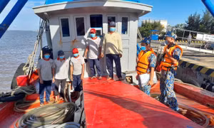 Phó Thủ tướng Phạm Bình Minh yêu cầu tăng cường quản lý chất lượng, chống buôn lậu xăng dầu