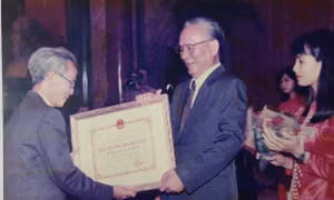 Giáo sư, Viện sỹ Hồ Tôn Trinh: Một nhân cách trí thức lớn có công xây dựng nền lý luận văn học 