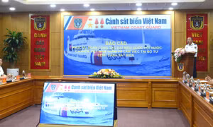 Đại biểu Quốc hội 5 tỉnh, thành phố thăm và làm việc với Bộ Tư lệnh Cảnh sát biển