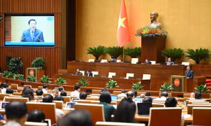 Với đa số đại biểu tán thành, Quốc hội đã biểu quyết thông qua Luật Đường sắt (sửa đổi)