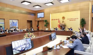 Uỷ ban Thường vụ Quốc hội biểu quyết thông qua đề nghị bổ sung dự án Luật Căn cước công dân (sửa đổi) và dự án Luật Các tổ chức tín dụng (sửa đổi) vào Chương trình xây dựng luật, pháp lệnh năm 2023. 
