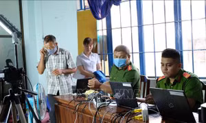 Thời hạn sử dụng căn cước công dân khi chuyển từ mã vạch sang gắn chip là bao lâu?