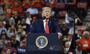 Tổng thống Donald Trump chỉ trích phiên điều trần luận tội của đảng Dân chủ