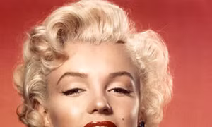 Vụ bê bối ảnh khỏa thân suýt nhấn chìm sự nghiệp của Marilyn Monroe