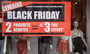 Pháp muốn cấm Black Friday vì mua sắm quá đà, ô nhiễm, tắc đường