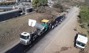 Sáng kiến dùng chai sữa bằng nhựa tái chế để trải đường