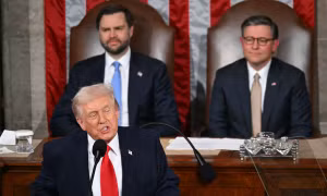 Tổng thống Trump thông báo Mỹ đã nhận hơn 80 triệu thùng dầu từ Venezuela
