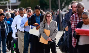 Các nhà kinh tế sốc với báo cáo việc làm tháng 4 của Mỹ
