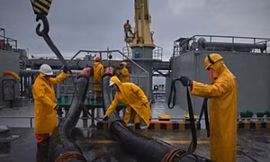 400.000 thuyền viên Philippines thấp thỏm chờ một phán quyết từ châu Âu