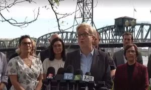 Động thái của bang Oregon sau khi Tổng thống Trump điều vệ binh tới Portland