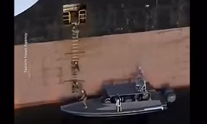 Iran công bố video bắt giữ tàu ở eo biển Hormuz