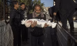 Israel không kích 2 ngôi nhà ở Gaza, 76 người trong một đại gia đình thiệt mạng