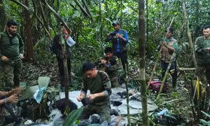 Colombia tìm thấy 4 đứa trẻ còn sống sau khi lang thang 40 ngày trong rừng Amazon