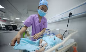 Dân số Trung Quốc tiếp tục giảm năm thứ tư liên tiếp