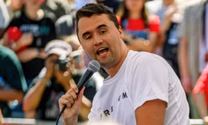 Mỹ treo thưởng 100.000 USD truy tìm kẻ ám sát nhà hoạt động Charlie Kirk