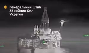 Video Ukraine tấn công ba giàn khoan dầu của Nga ở biển Caspi