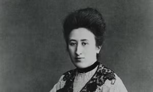 Rosa Luxemburg – Thanh kiếm sắc bén, ngọn lửa sống của cách mạng