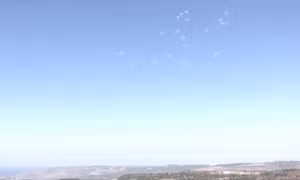 Video Hezbollah phóng một lúc 70 quả rocket vào Israel