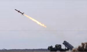 Ukraine tấn công hàng loạt mục tiêu quân sự ở Liên bang Nga