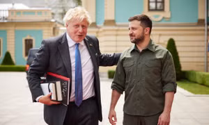 Trên 2.500 người ký đơn ủng hộ trao quyền công dân Ukraine cho ông Boris Johnson