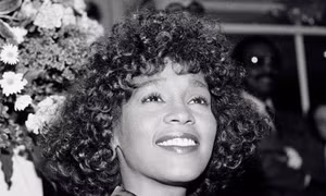 Nữ danh ca Whitney Houston 'tái xuất' với bản song ca sau 13 năm qua đời