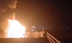 Từ eo biển Hormuz đến sát Pakistan, loạt mục tiêu trên khắp miền Nam Iran bị Mỹ tấn công