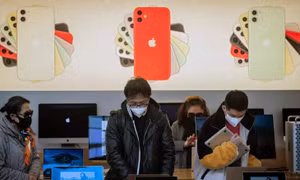 Sợ ế hàng vì COVID-19, Apple, Huawei triển khai dịch vụ giao điện thoại tận cửa siêu nhanh