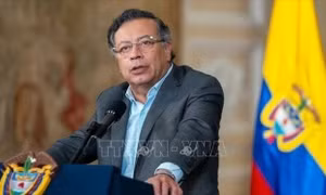 Ecuador tăng thuế lên 100% với hàng hóa Colombia