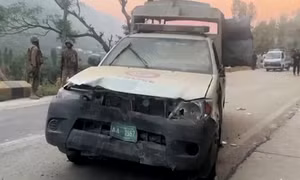 Video hiện trường vụ đoàn xe chở các đại sứ ở Pakistan bị trúng mìn
