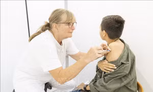 Tại sao các nước Bắc Âu hạn chế dùng vaccine COVID-19 của Moderna?