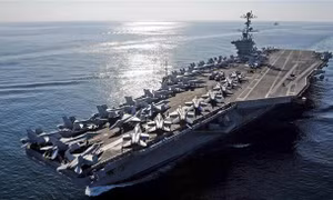 Iran tung video ghi hình tàu sân bay Mỹ trên vịnh Ba Tư